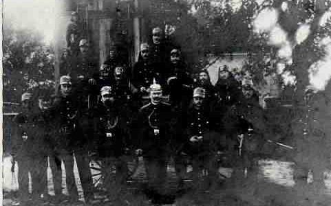 Erstes Gruppenfoto von 1909" src="images/geschichte/wehrgruendung-1909.jpg