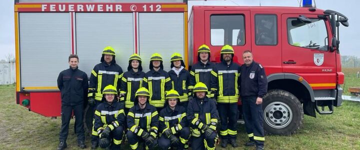 Erfolgreicher Abschluss des Truppmann-Lehrgangs: 10 Feuerwehrkameraden- und kameradinnen aus dem Amt Beetzsee und Fohrde! 👩‍🚒🔥🚒👨‍🚒
